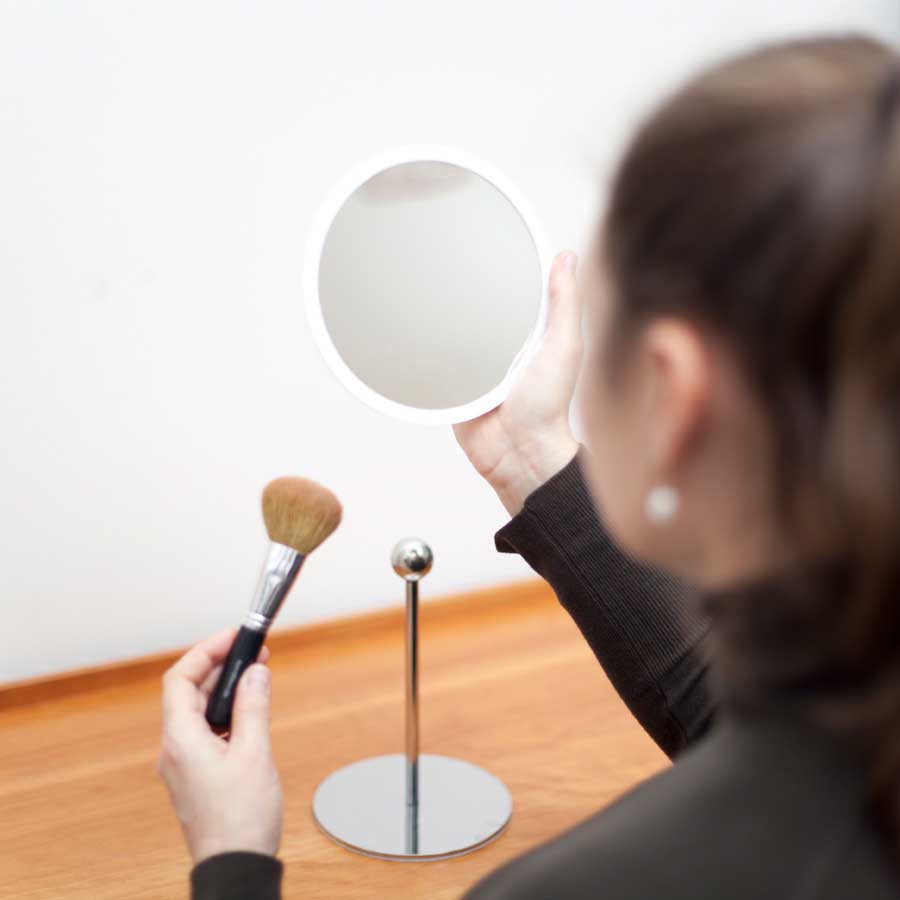Löstagbar Make-up spegel X10. AirMirror™. Bordsmodell -  Vit spegel. Silver bas. Magnetfäste. (Ø 16,5 cm) 3 cm djup. Glas. Silikon - 2
