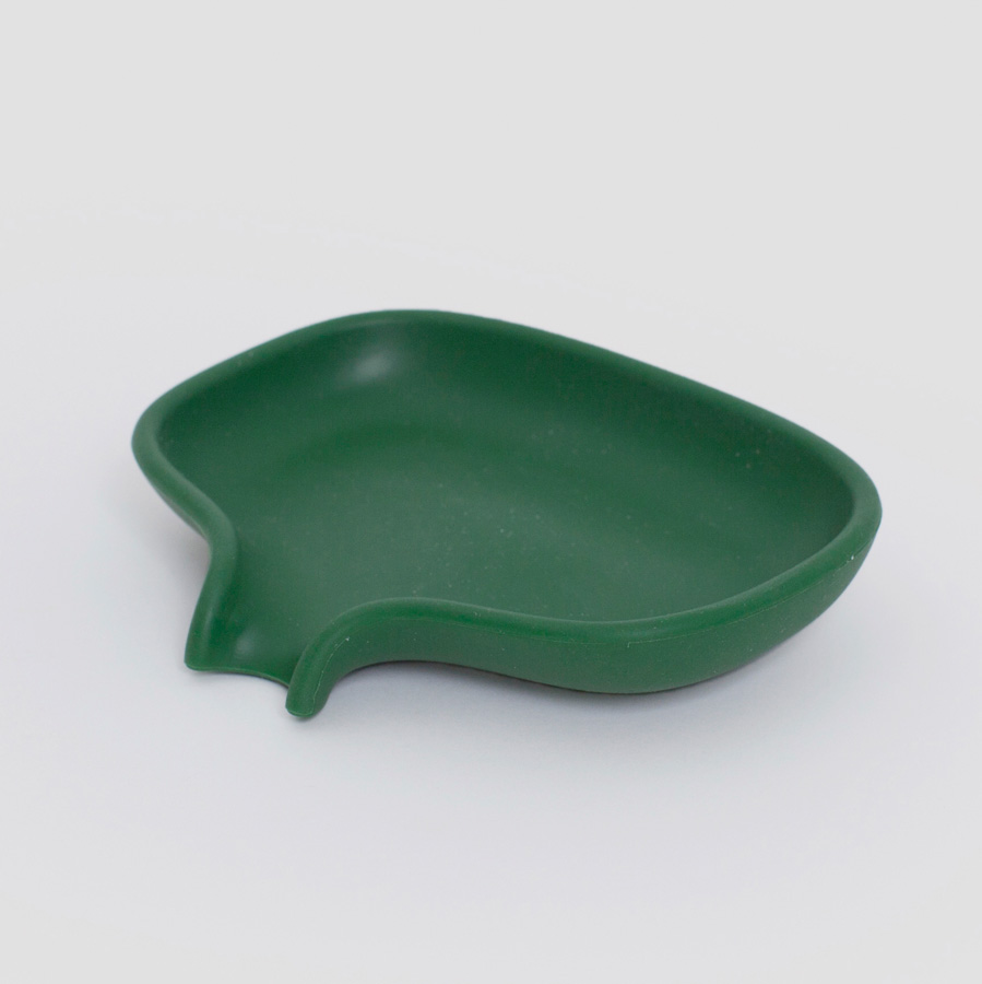 Tvålfat Soap Saver Flow med avrinningspip - Mörkgrön. 13,5x10,5x2,5 cm. Silikon - 1