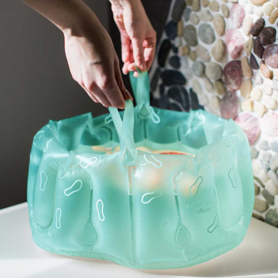 Uppblåsbart Fotbad med handtag - Aqua grön. 26x38x20 cm. Återvunnen plast (vinyl, BPA fri) - 4