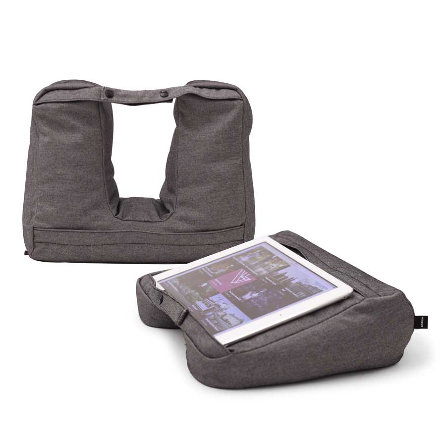 Tablet & Travel Pillow 2-in-1 - Salt & Pepper Grå kudde. 25x28x9 cm. Bomullsmix