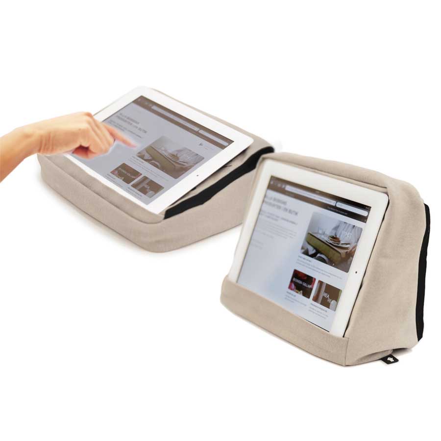 Tabletpillow 2 med förvaringsficka för iPad / tablet PC Krämvit / Svart. Bomull