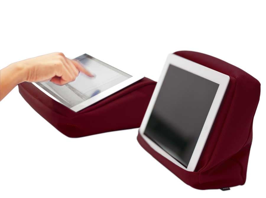 Tabletpillow Hitech 2 med förvaringsficka för iPad/tablet PC - Vinröd/Svart. 27x9,5x22 cm. Polyester/Silikon - 1