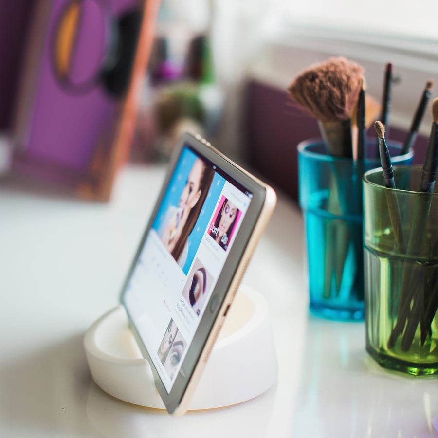 iPad ställ Kitchen Tablet Stand. Kokboksstöd för iPad/tablet PC - Vit. ø11,4 cm, 4,5 cm hög. Silikon - 4
