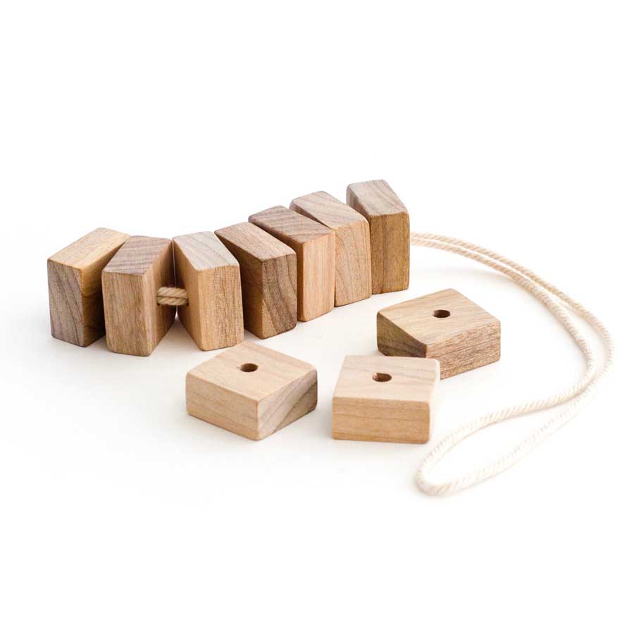 Doftblock på snöre. Cedar String Blocks™. Cederträ (vit), 10-pack - Naturträ. 3x3 cm. Trä