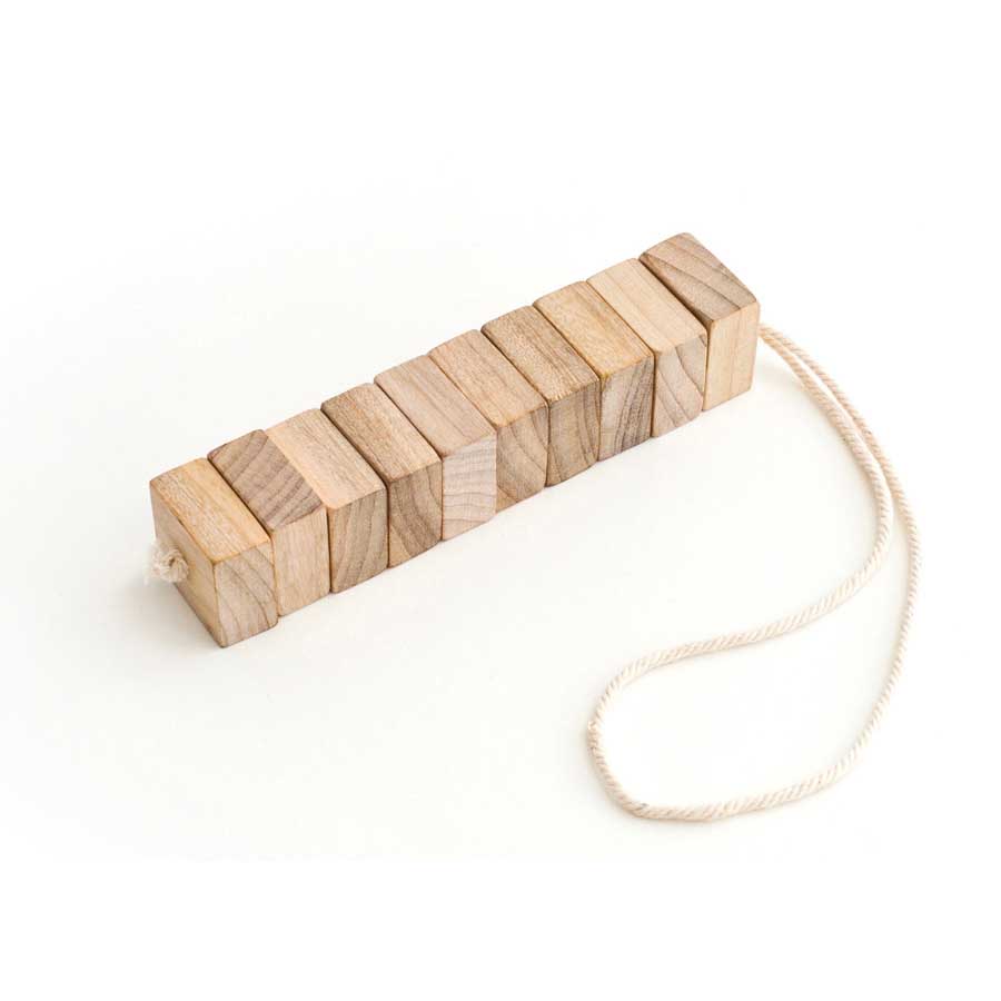 Doftblock på snöre. Cedar String Blocks™. Cederträ (vit), 10-pack - Naturträ. 3x3 cm. Trä - 8